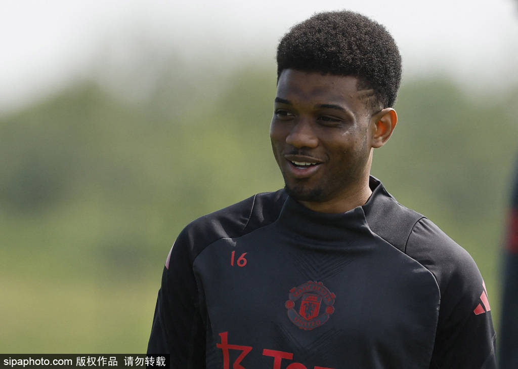 曼联未来基石！约罗自曝变强秘诀，五年蓝图震撼曝光！